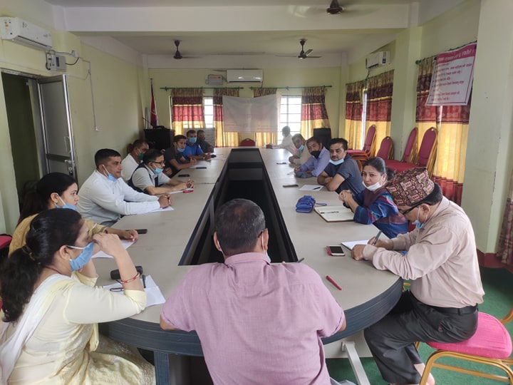 खैरहनीमा उद्योग सञ्चालनबारे छलफल, कच्चा पदार्थ अनलोड गर्दा वडा र प्रहरीलाई जानकारी गराउनुपर्ने