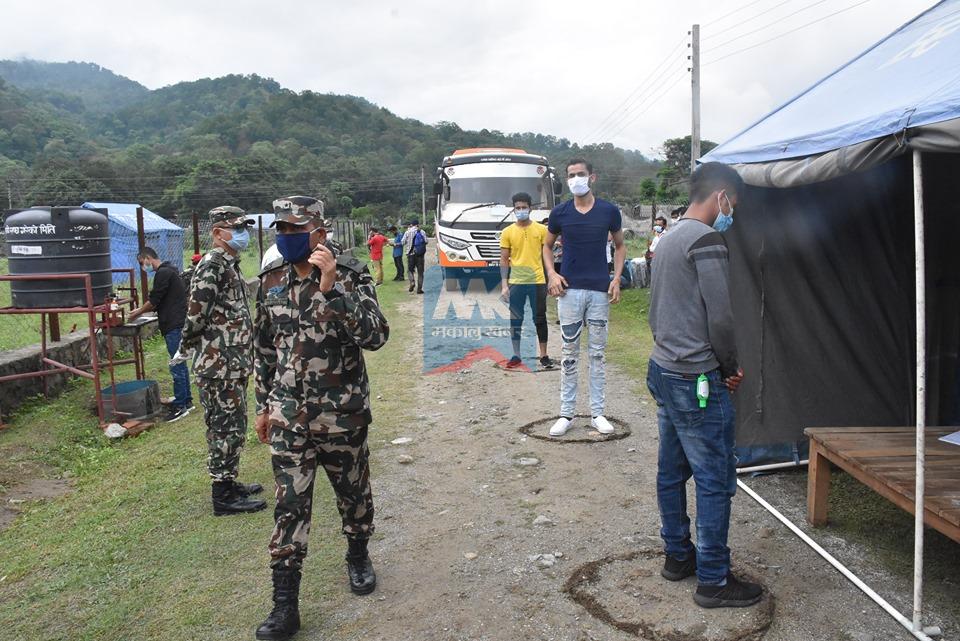 चतराको होल्डिङ सेन्टर आइपुगे प्रदेश एकका १ सय ४ नेपाली