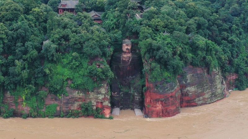 १९४० को दशकयताकै ठूलो बाढी, बुद्धको भीमकाय मूर्तिको पाउसम्म पुग्यो