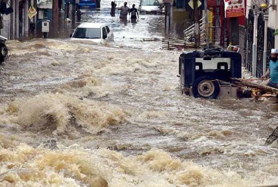 भारतमा वर्षाकाे कहर : सरकारी, गैरसरकारी दुवै संस्था बन्द