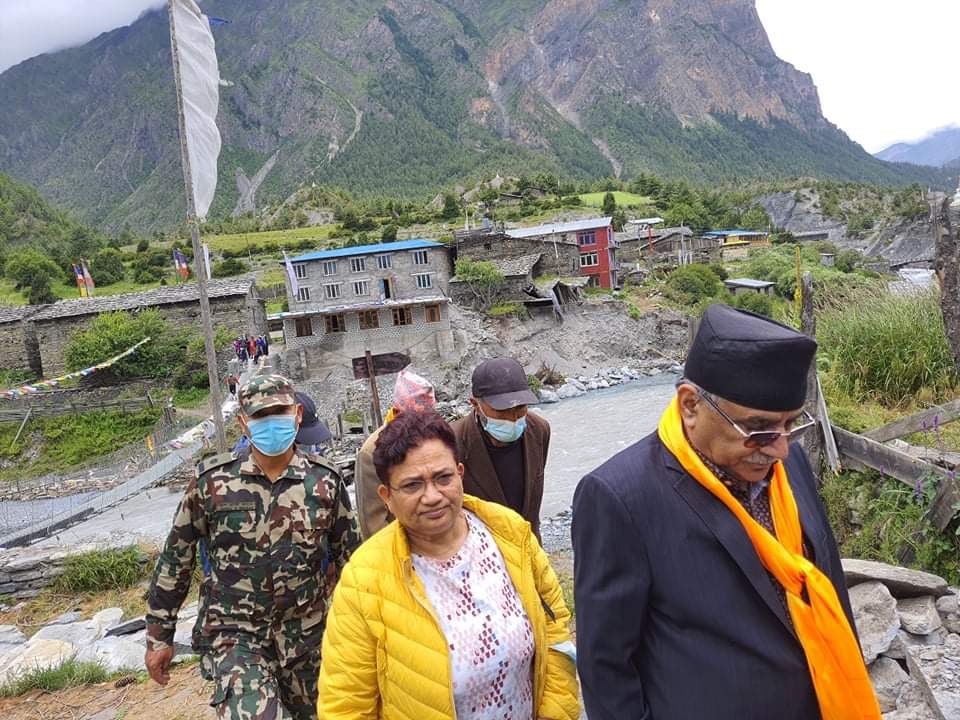 प्रचण्ड-ऊर्जामन्त्रीसहितको टोली मनाङमा