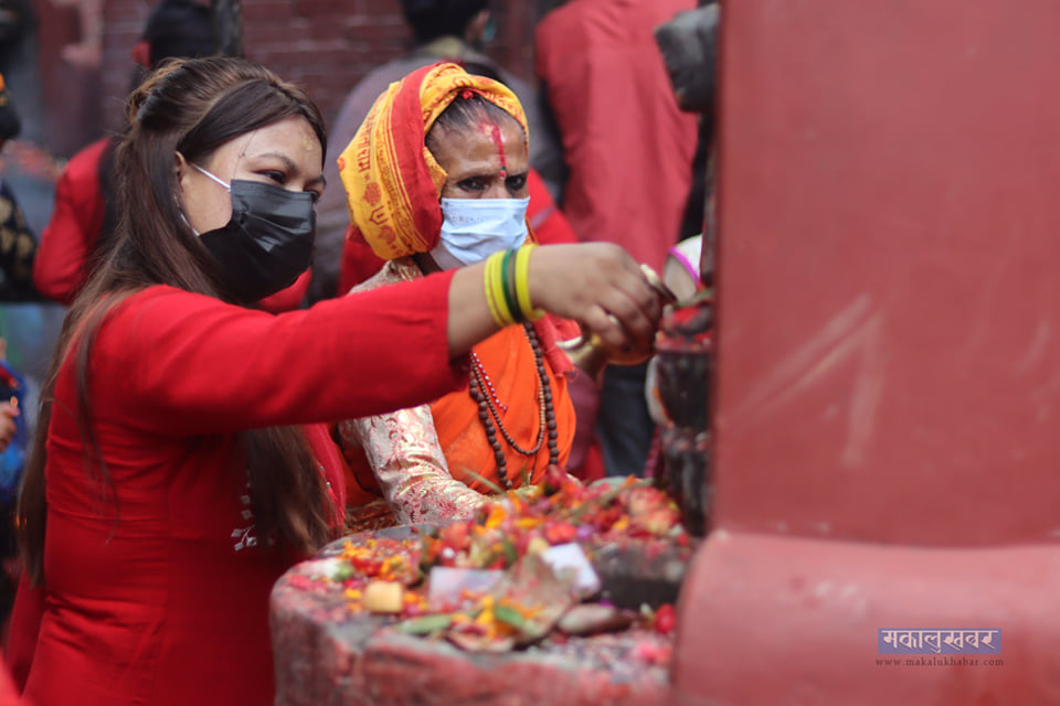 साउनको अन्तिम सोमबार, व्रत समापन गर्दै श्रद्धालु (तस्बिरहरु)