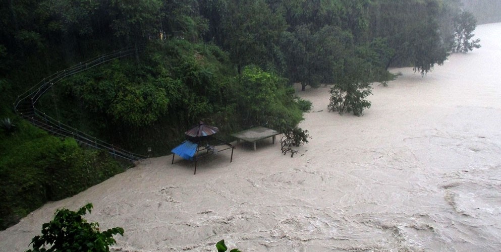 पोखरामा भारी वर्षा, बस्ती डुबानमा