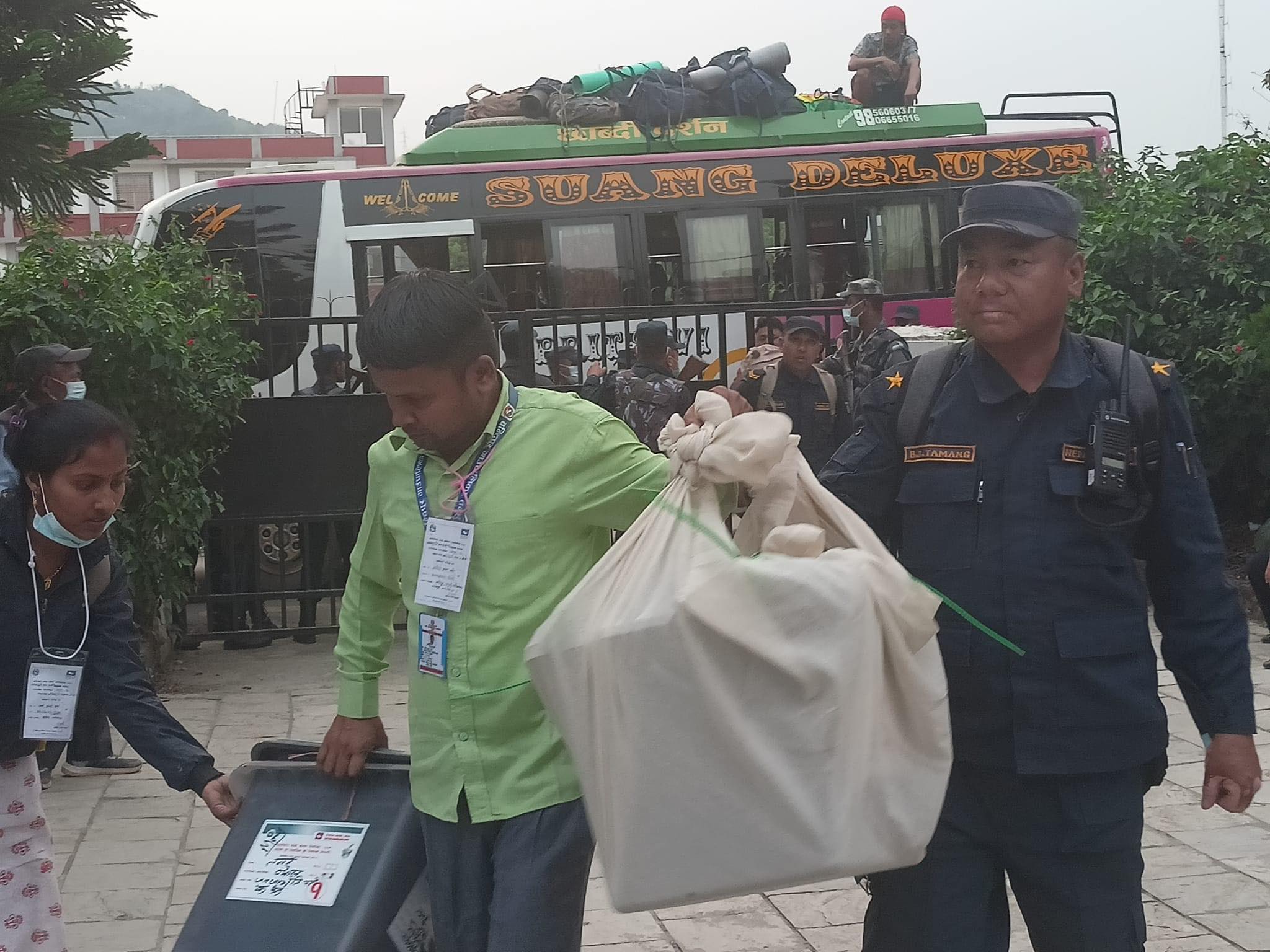 उपनिर्वाचन : समग्रमा ६० प्रतिशत मत खस्यो, राती ११ बजेभित्र मतपेटिका ढुवानी भइसक्ने