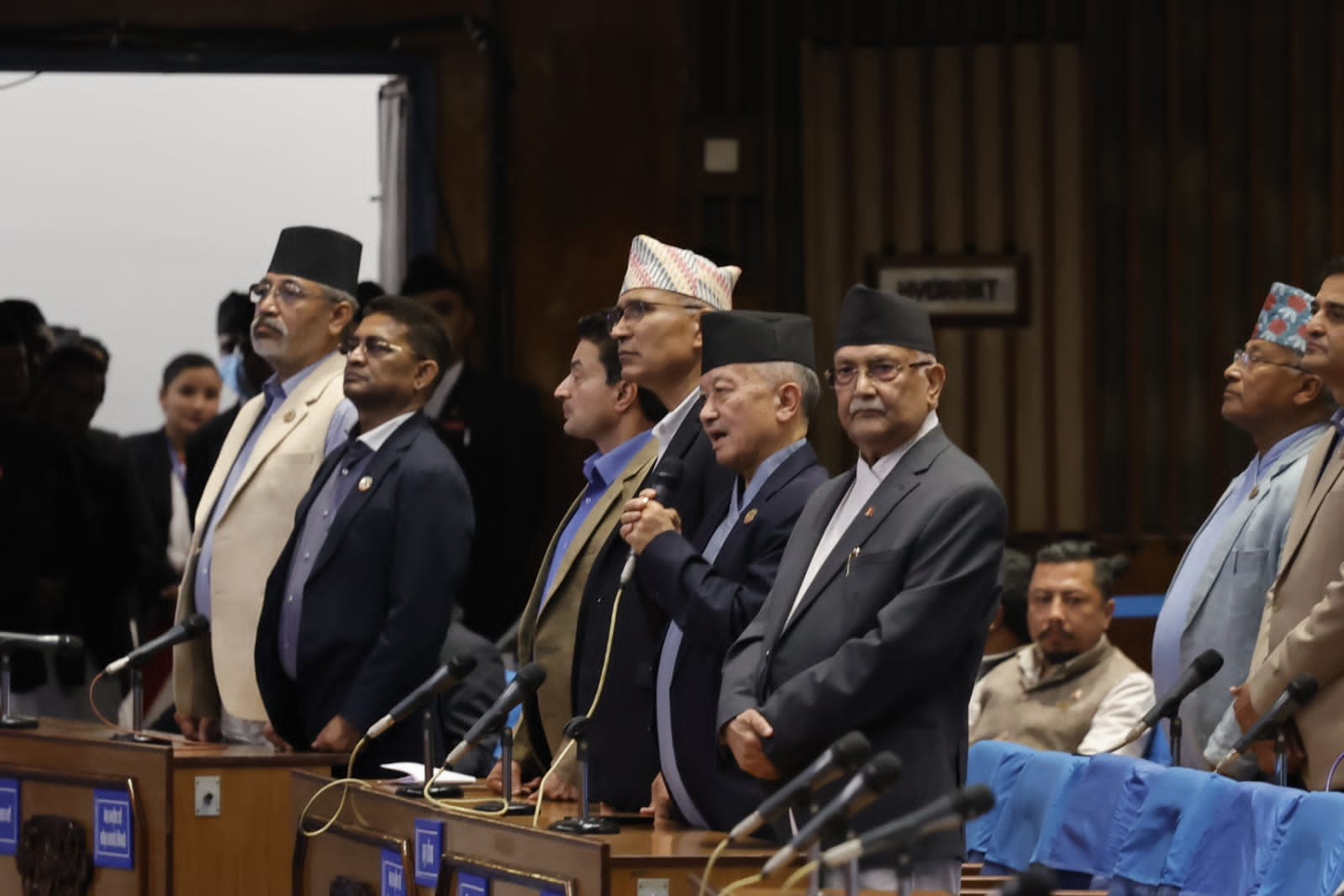 संसदमा प्रधानमन्त्री प्रचण्डको सम्बोधन सुन्न एमाले तयार, एमाले संसदीय दलको बैठक जारी