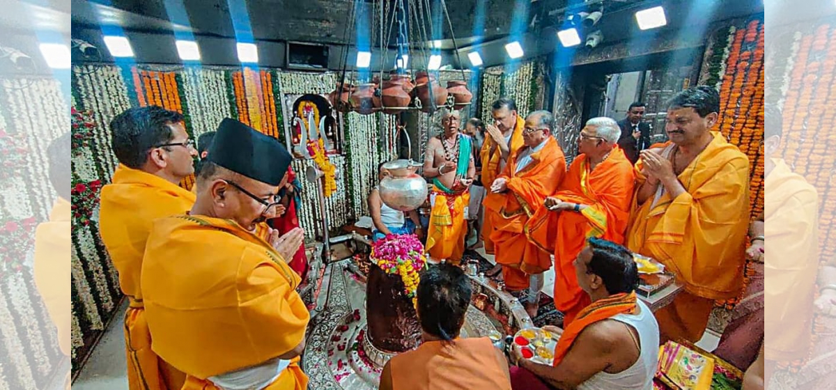 प्रचण्डको पूजामा बाबुरामको टिप्पणी- देश कता जाँदैछ ?