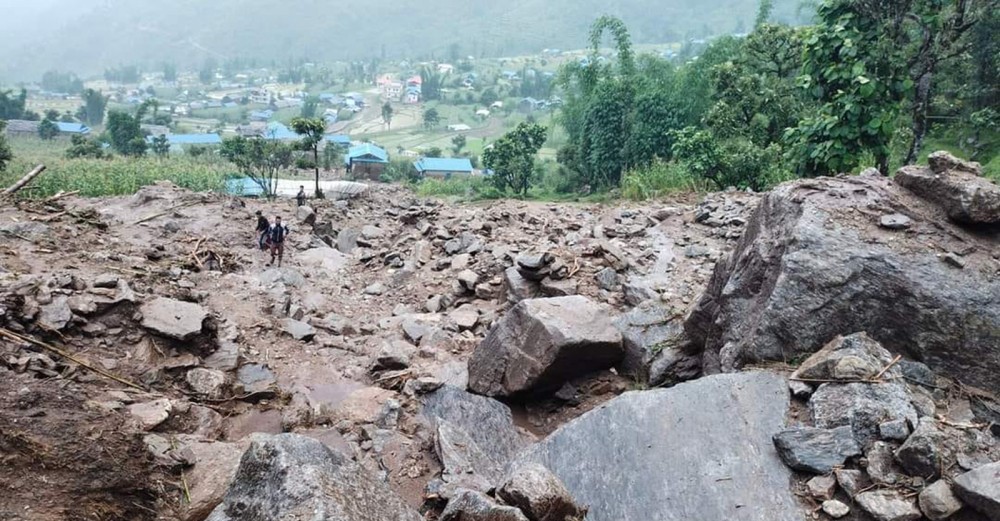 पहिरोले घर पुर्दा छोराछोरीसहित गुरुङ दम्पतीको मृत्यु