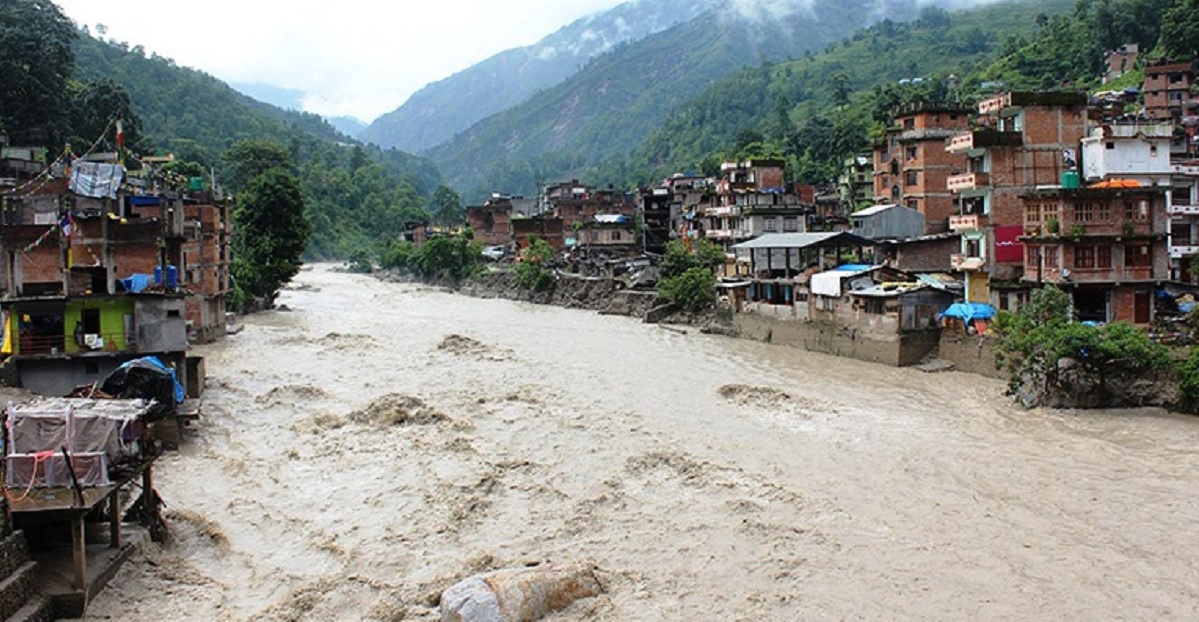 भोटेकोशी नदीमा पानीको बहाव एक्कासि बढ्दै, सावधानी रहन आग्रह