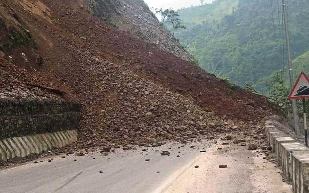 हेटौँडा-काठमाडौँ छोटो दूरीका सबै सडक अवरुद्ध