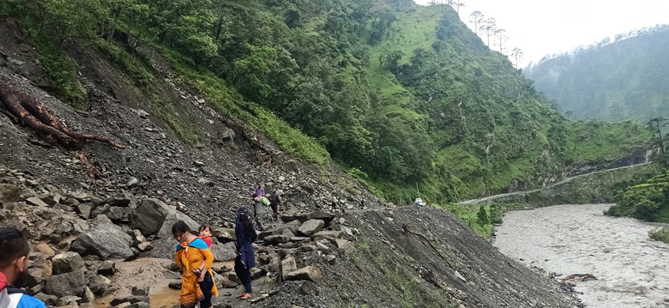 भोजपुरका नौवटै स्थानीय तहका ग्रामीण सडक अवरुद्ध