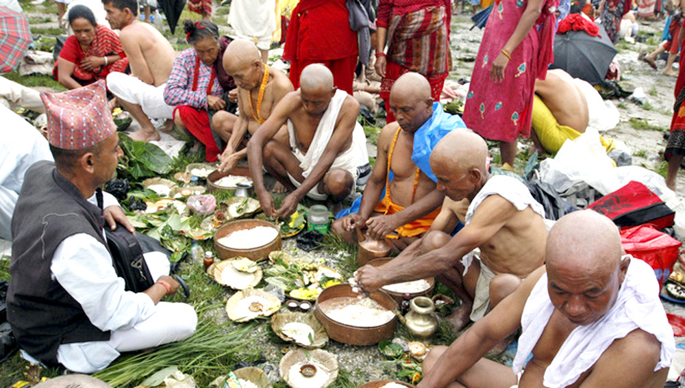 सोह्रश्राद्ध विधिवत् समापन गरिँदै