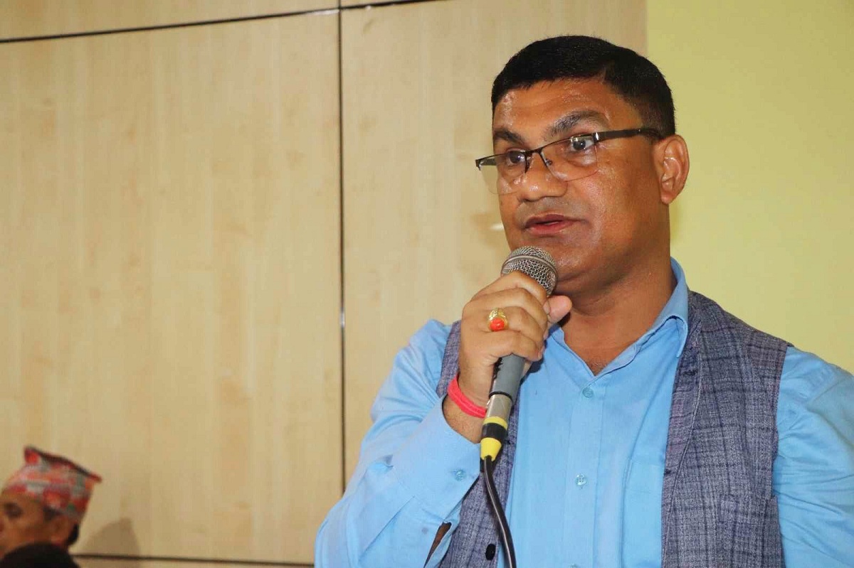 विशेषज्ञ चिकित्सक काठमाडौँ र भरतपुरबाहेक अन्यत्र जान मान्दैनन् : मन्त्री जोशी