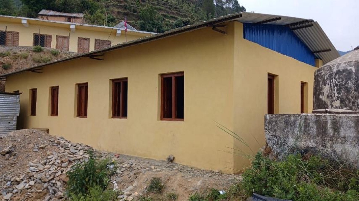मुक्तिनाथ बैंकद्वारा बझाङमा विद्यालय भवन निर्माणका लागि सहयोग
