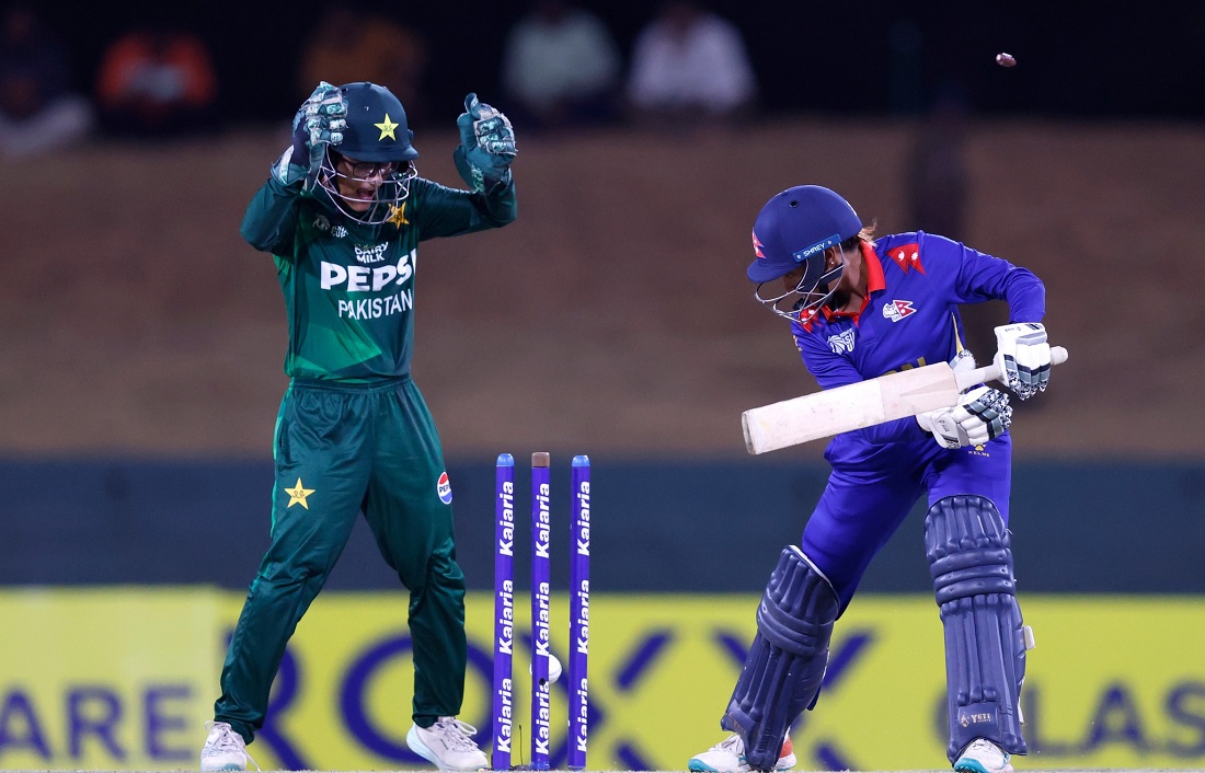 पाकिस्तानविरुद्ध २६ रन जोडेर आउट भइन् सीता