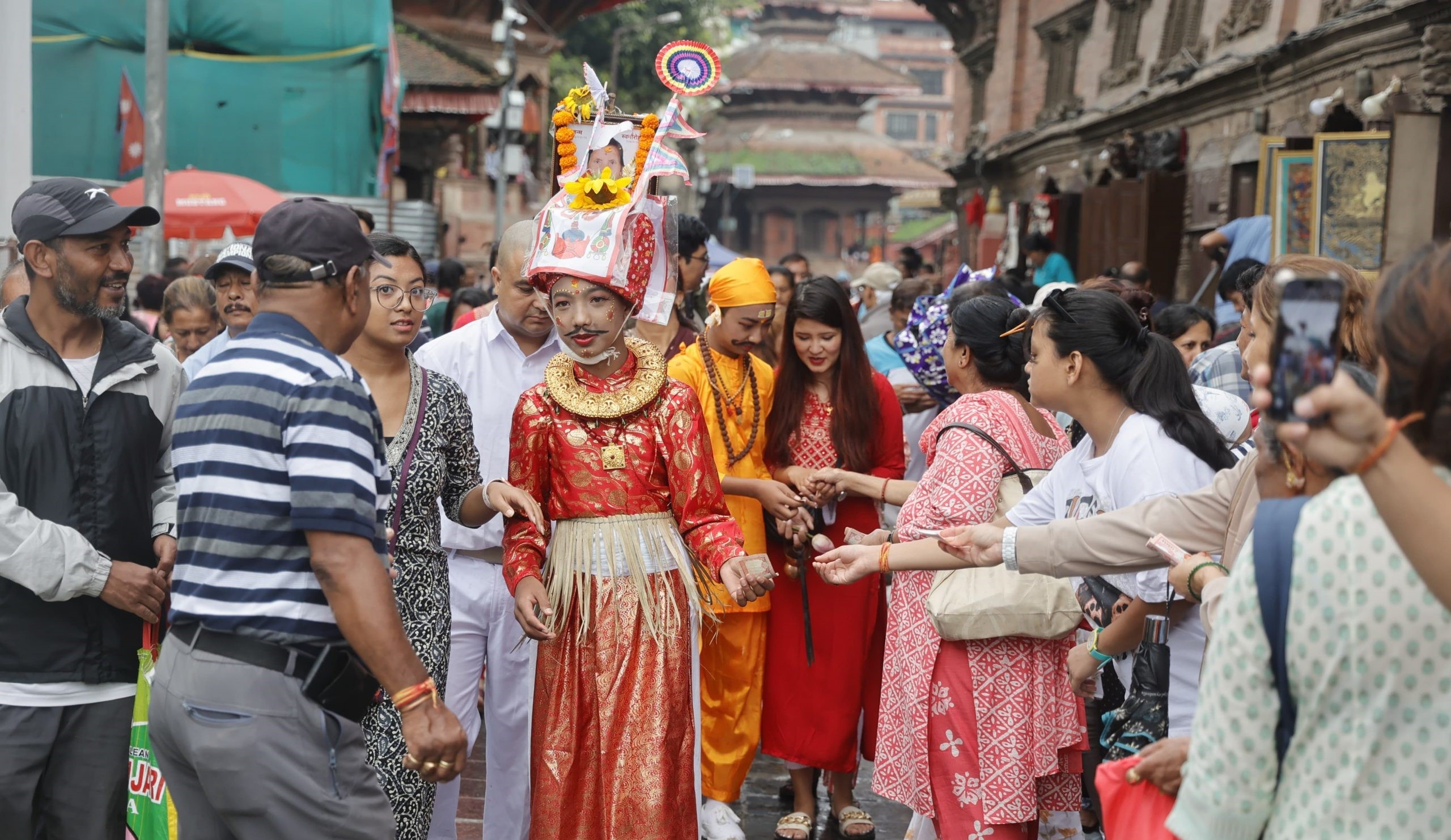 तस्बिरमा हेर्नुस् काठमाडौंको गाईजात्रा