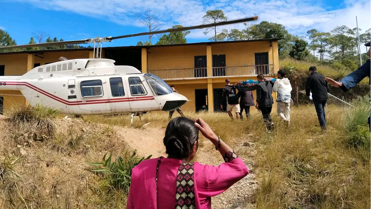 अछाममा सुत्केरीको हेलिकप्टरमार्फत उद्धार