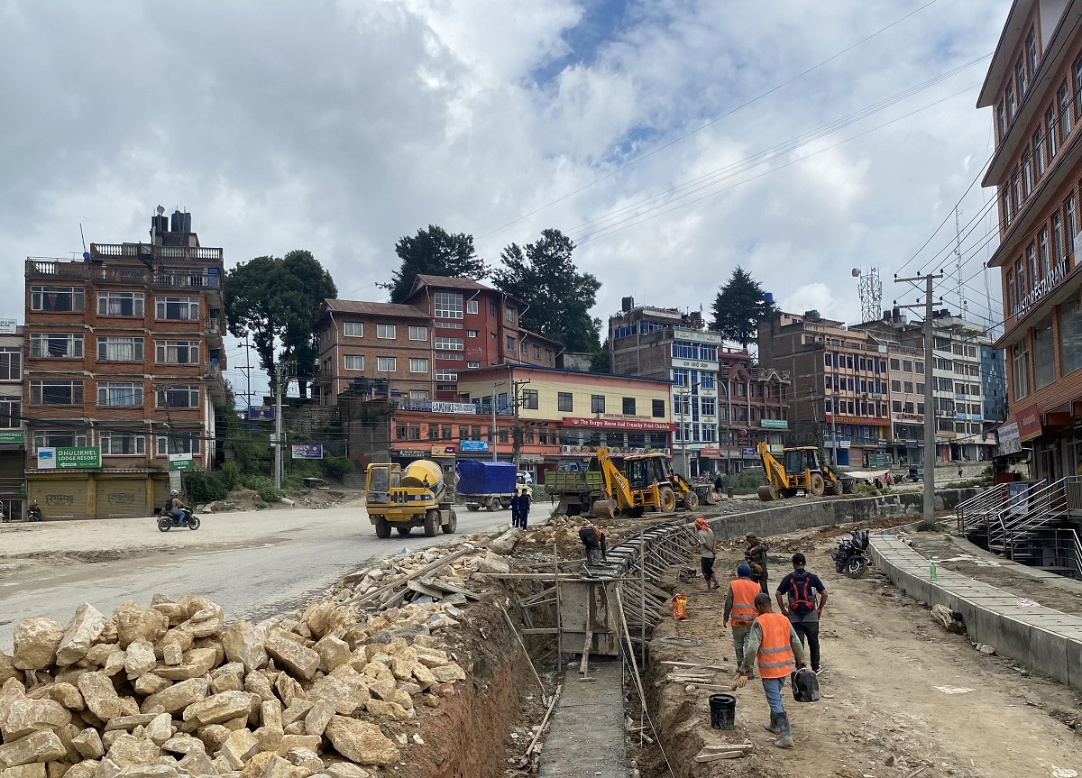 अरनिको राजमार्ग विस्तार सुस्त, जग्गा अधिग्रहण र सम्पदा व्यवस्थापनमा समस्या