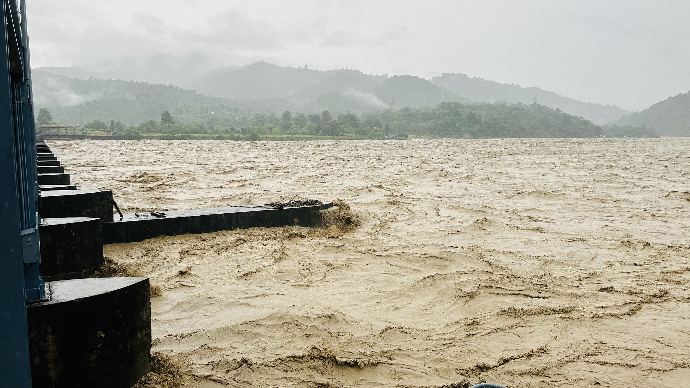 सुनसरीमा बिहानैदेखि भारी वर्षा, उच्च सतर्कता अपनाउन अनुरोध