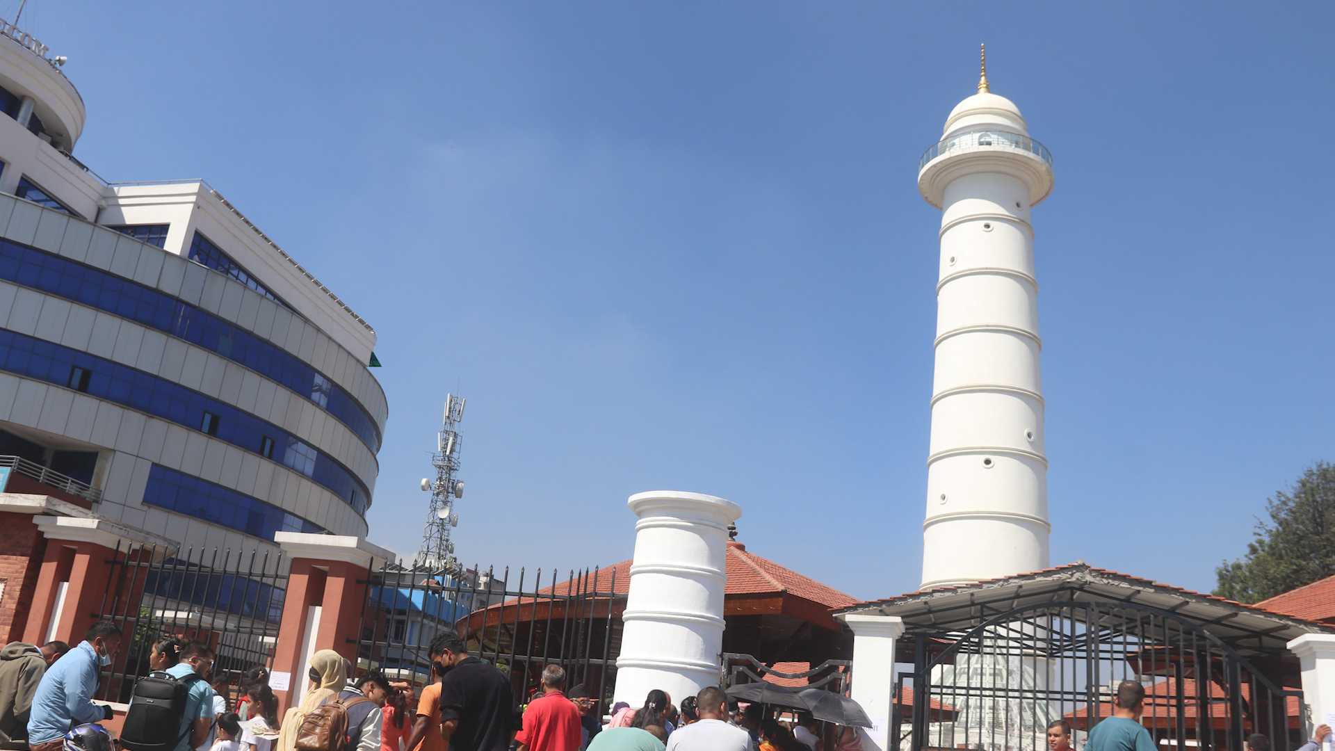 सर्वसाधारणका लागि खुल्यो धरहरा, रमाए नागरिक