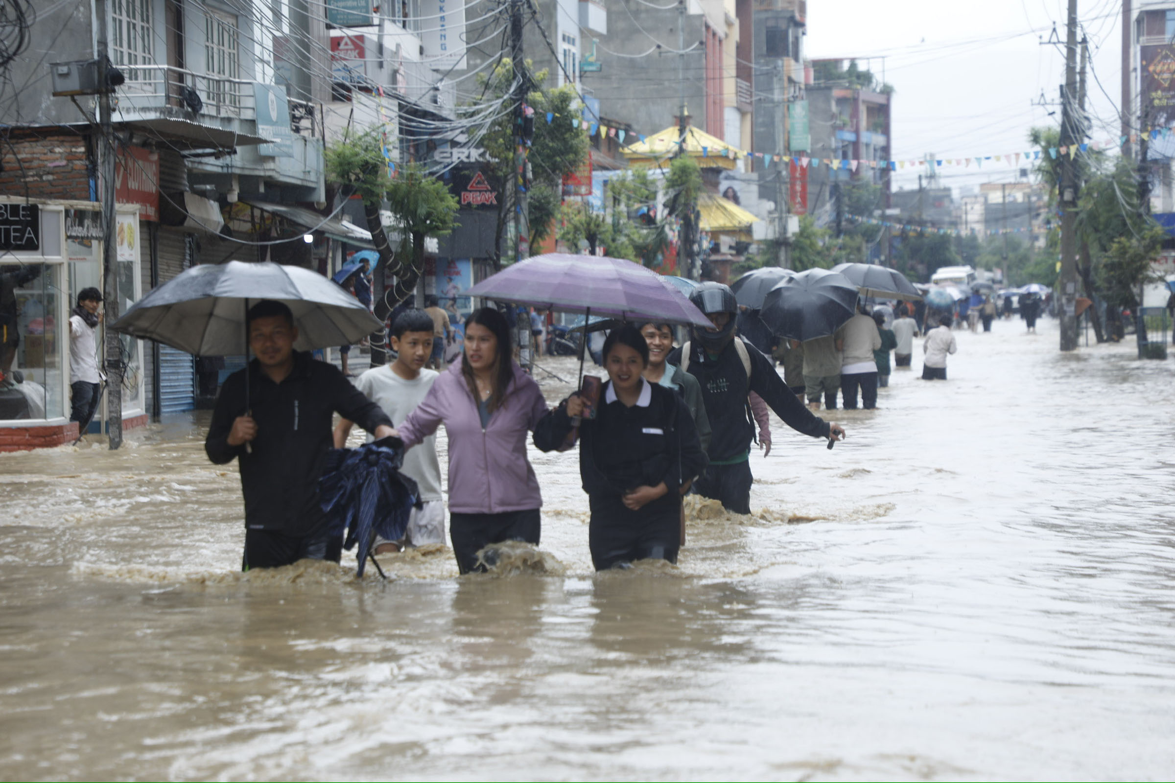 उद्धारको पर्खाइमा गुरुकूलका ३३ जना