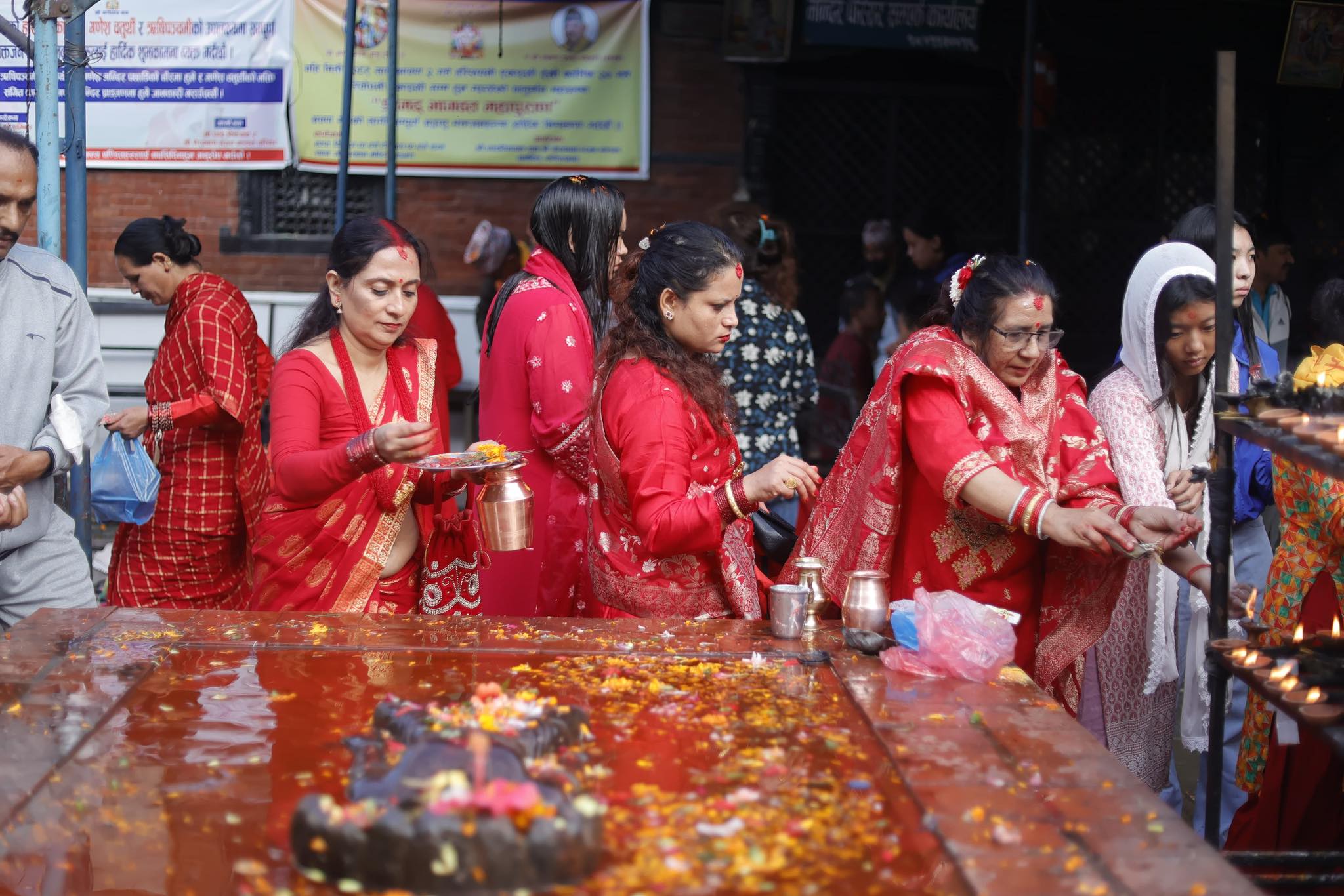 गणेश चतुर्थीमा बिघ्न सबै कामका बिघ्न हटाउने भगवान् गणेशको पूजा (तस्बिरहरु)