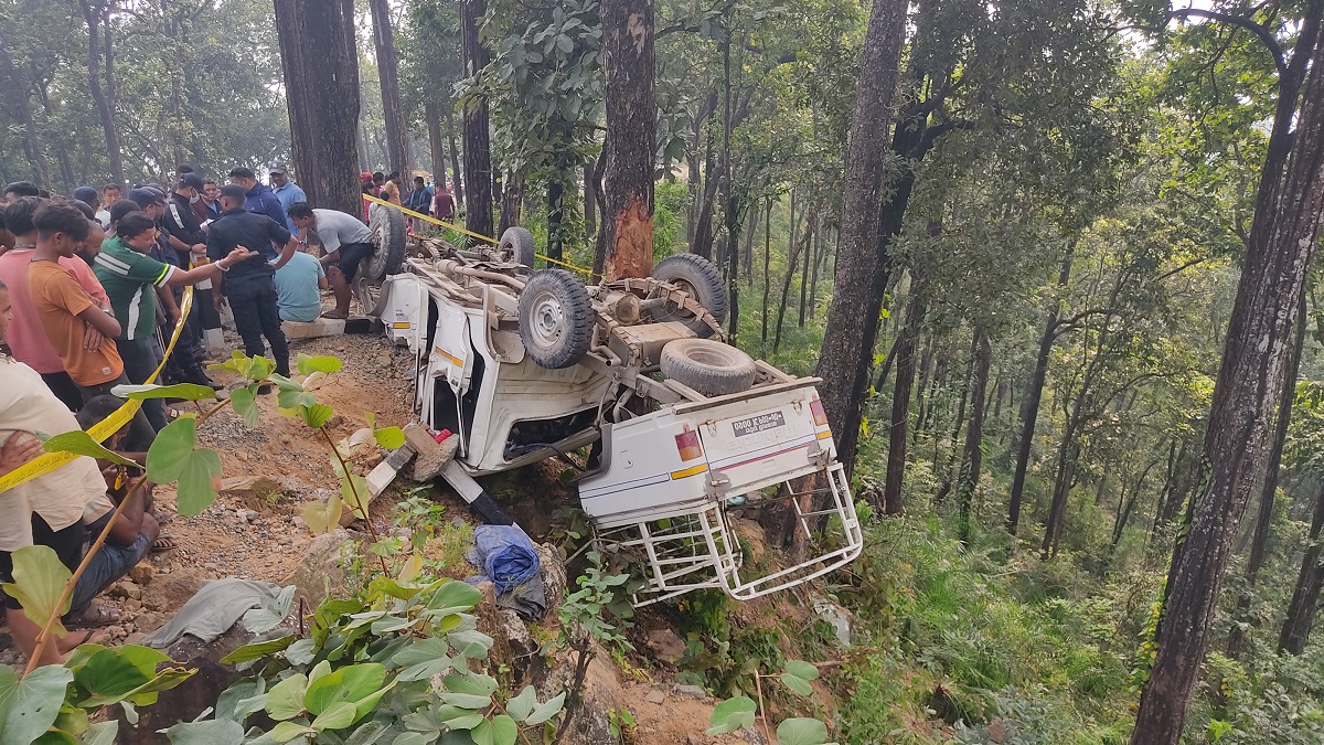 कावासोतीमा जीप दुर्घटना : दुई जनाको मृत्यु, २८ घाइते