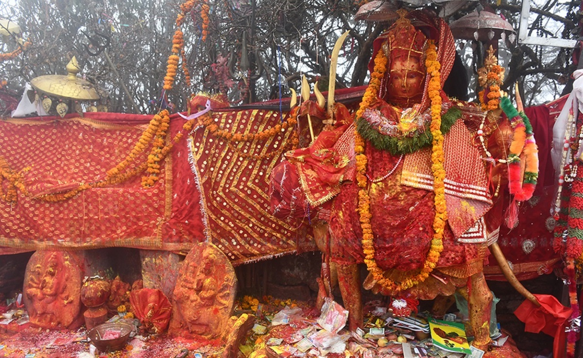 पाथीभरामा एकै दिन पुगे पाँच हजार बढी भक्तजन