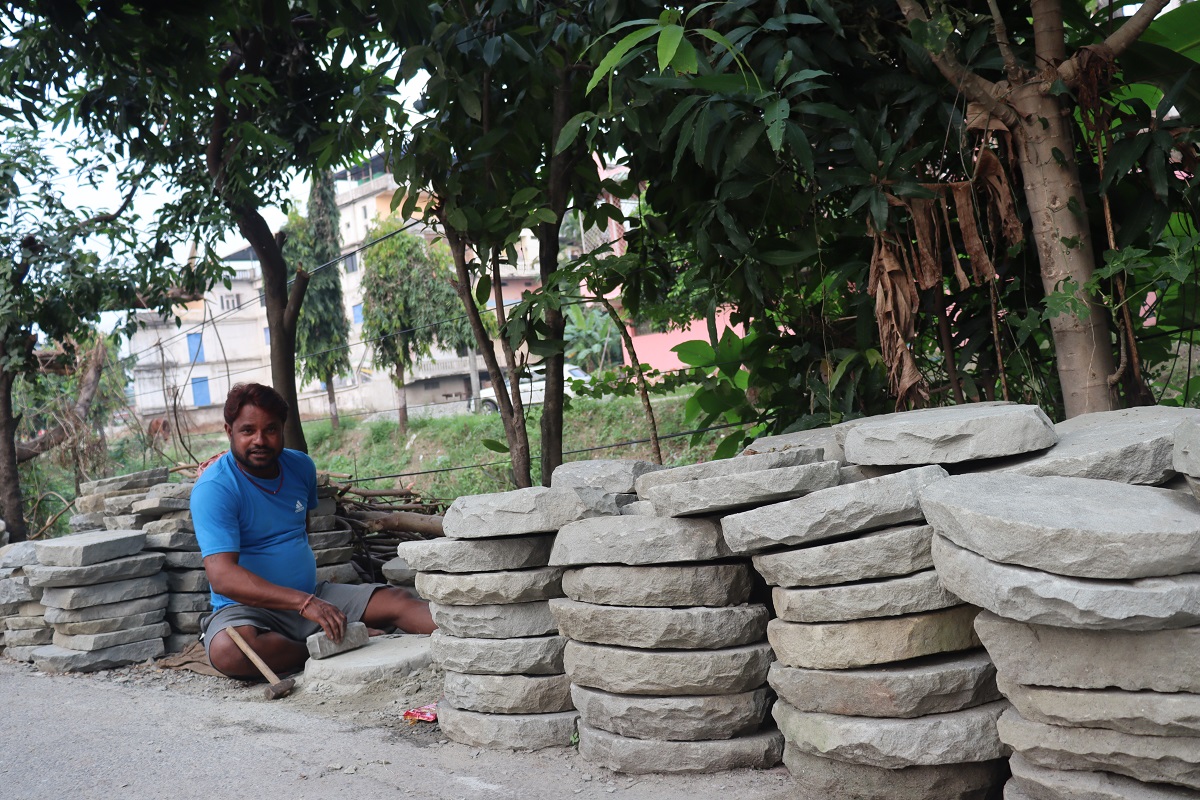 सिलौटो बेचेर मासिक ४० हजार आम्दानी