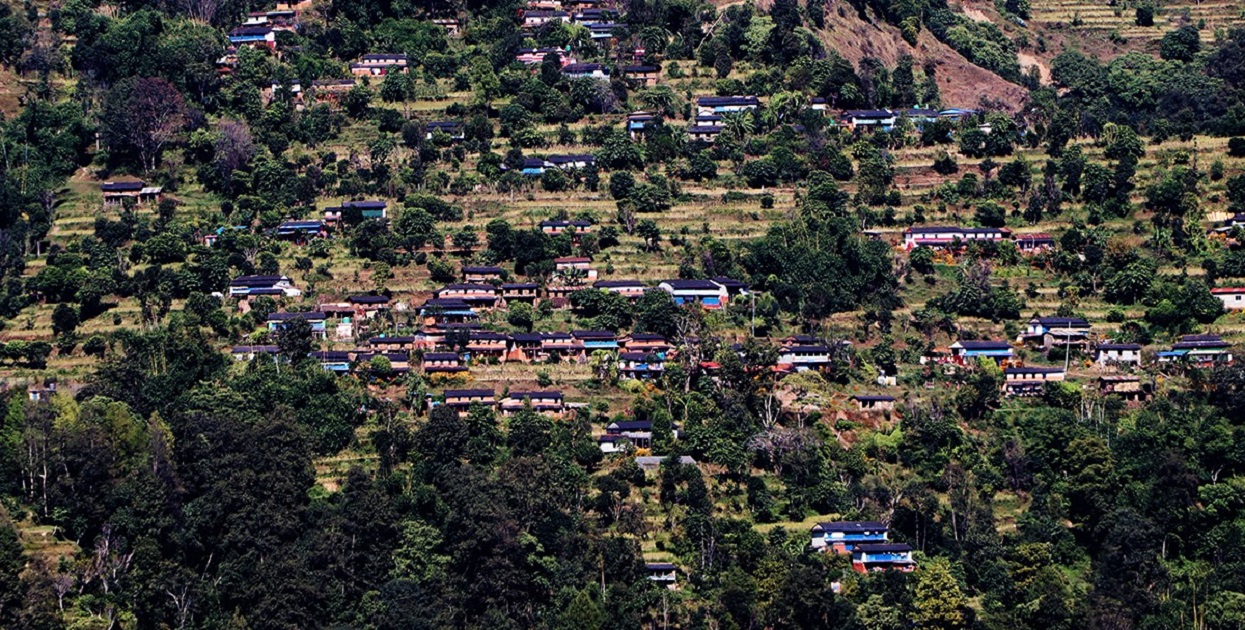 गाउँ रित्तिँदै गएकोमा बुढापाकालाई चिन्ता