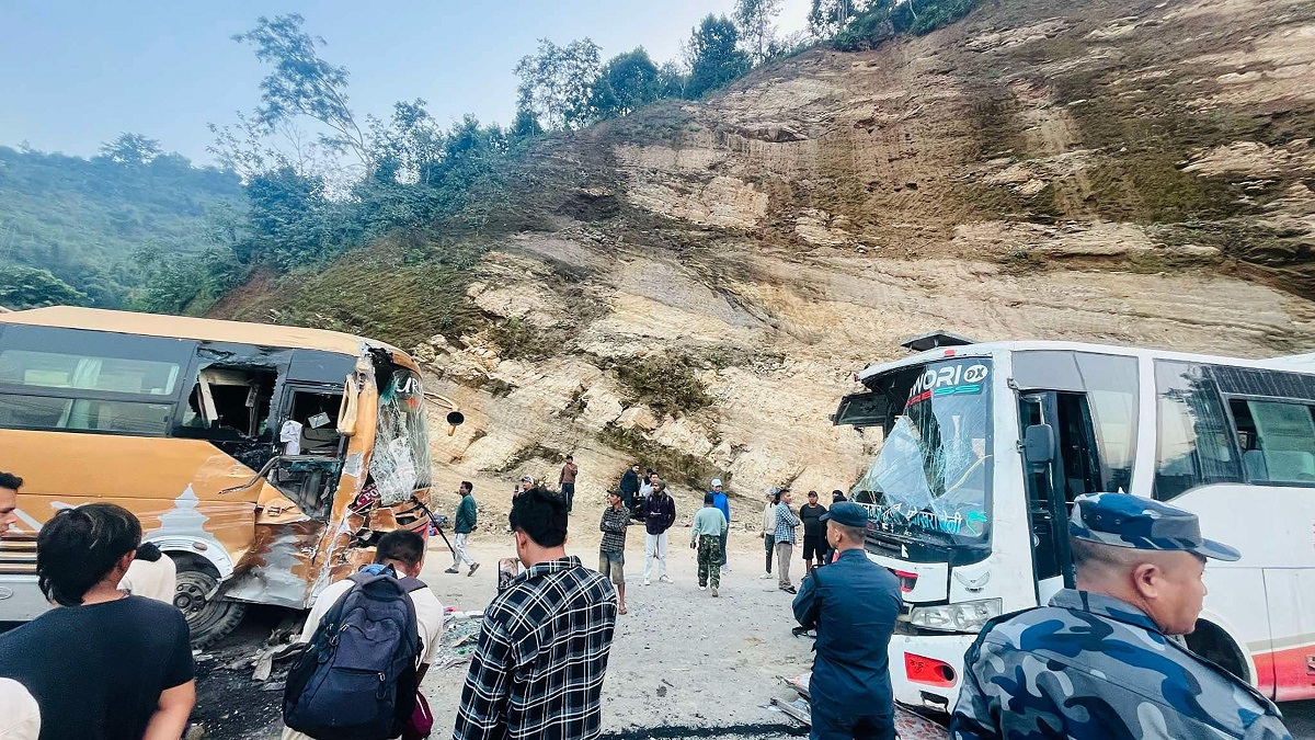 तनहुँ बस दुर्घटना अपडेट : एकको मृत्यु,३० घाइते