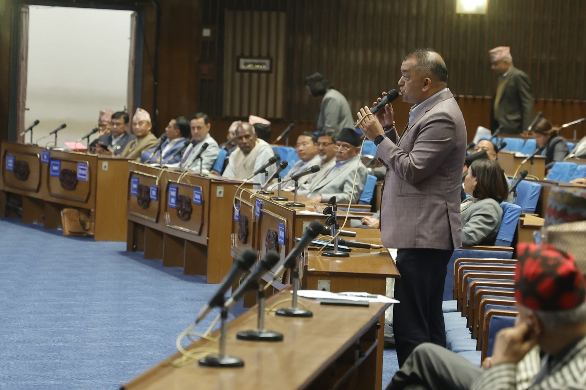 जनताको आक्रोशलाई नजरअन्दाज गर्न मिल्दैन, असन्तुष्ट पक्षसँग संवाद गरौं : गगन थापा